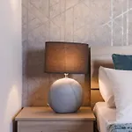 アパート Uptown By Homely