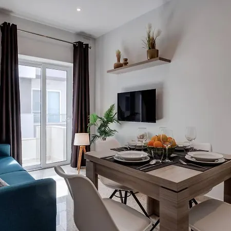 Uptown By Homely Apartman *