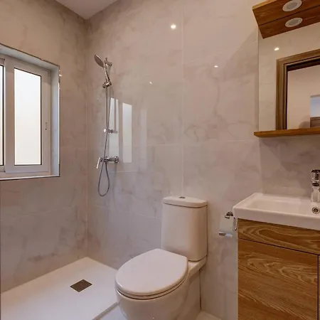 Uptown By Homely Apartman *