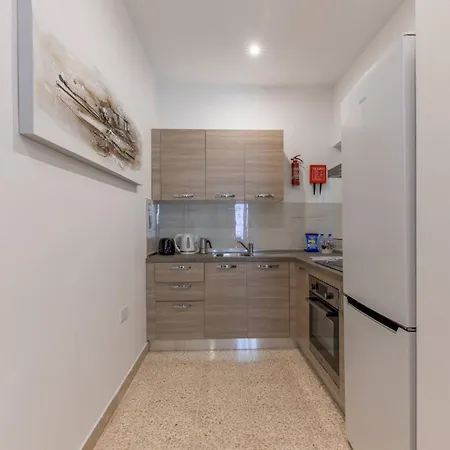 Uptown By Homely Apartman *